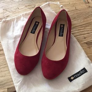 NWOT Red velvet shoe